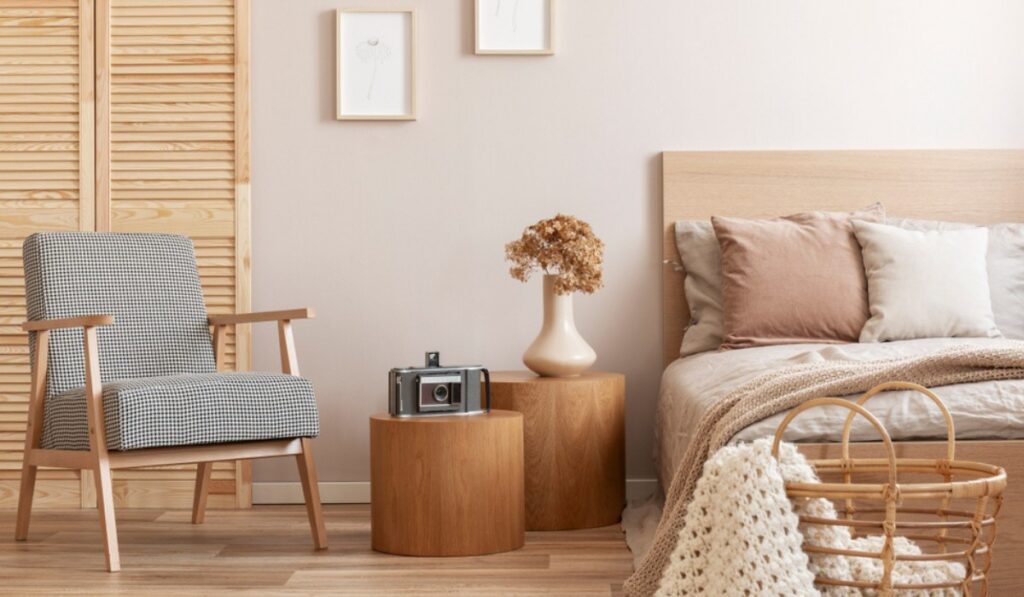 How to Qualify For Free Furniture